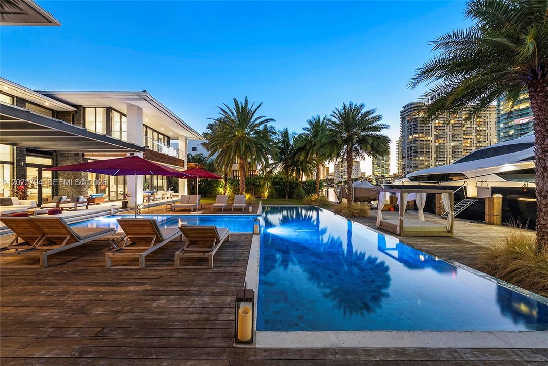For Sale: $41,995,000 (12 beds, 12 baths, 10802 Square Feet)