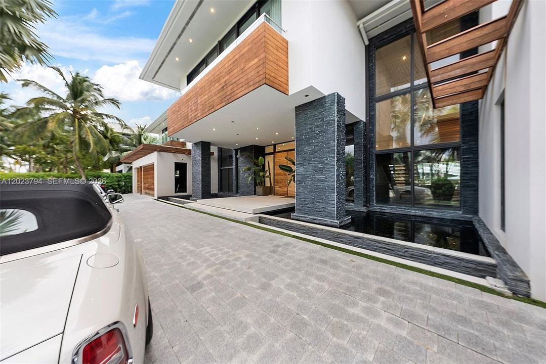 For Sale: $41,995,000 (12 beds, 12 baths, 10802 Square Feet)