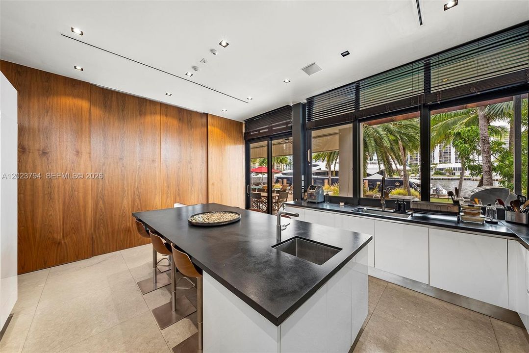 For Sale: $41,995,000 (12 beds, 12 baths, 10802 Square Feet)