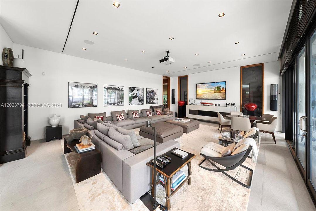 For Sale: $41,995,000 (12 beds, 12 baths, 10802 Square Feet)