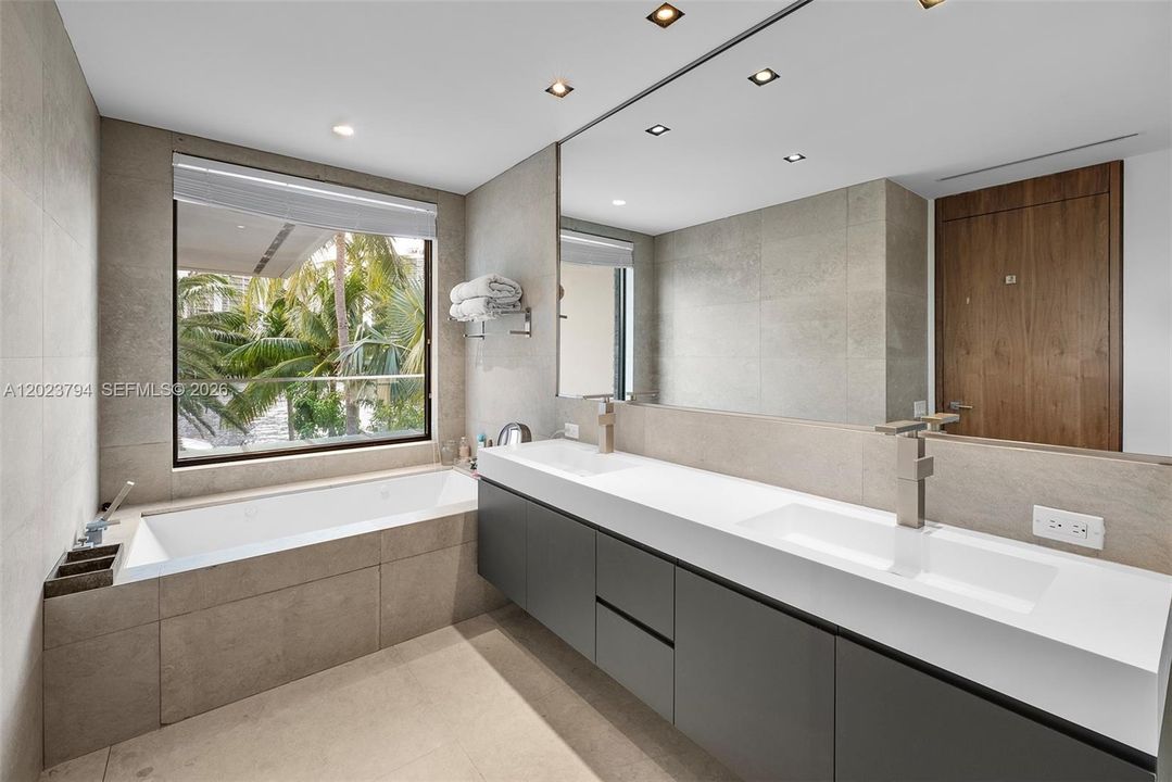 For Sale: $41,995,000 (12 beds, 12 baths, 10802 Square Feet)