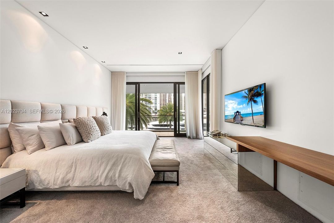 For Sale: $41,995,000 (12 beds, 12 baths, 10802 Square Feet)