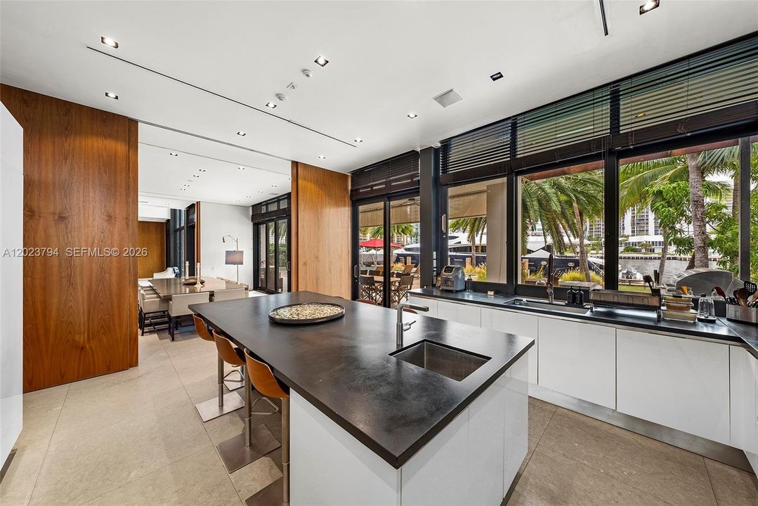For Sale: $41,995,000 (12 beds, 12 baths, 10802 Square Feet)
