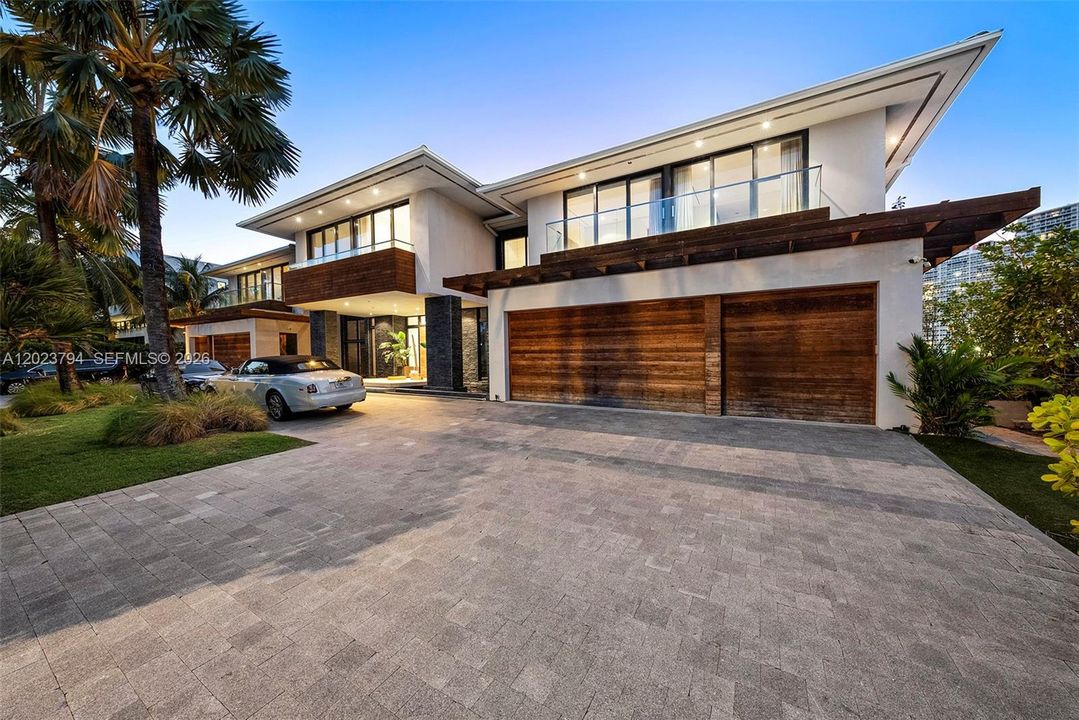 For Sale: $41,995,000 (12 beds, 12 baths, 10802 Square Feet)