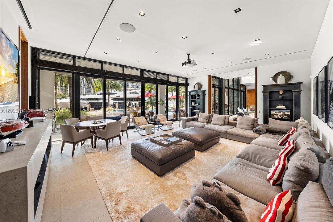 For Sale: $41,995,000 (12 beds, 12 baths, 10802 Square Feet)