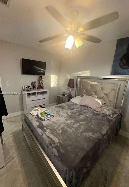 En Venta: $650,000 (5 camas, 3 baños, 2146 Pies cuadrados)