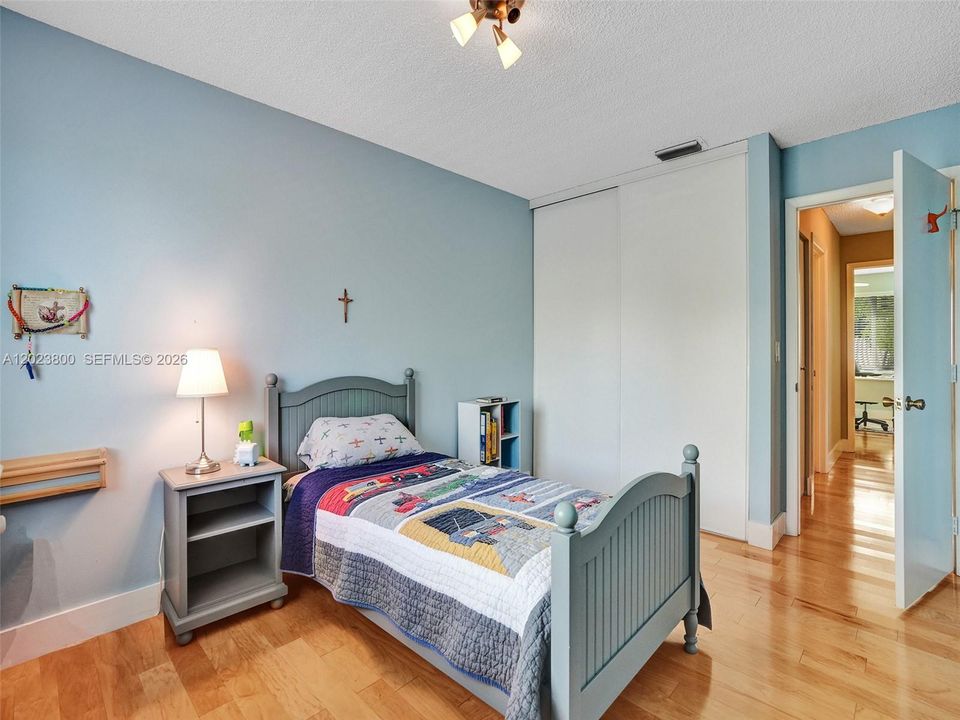 В аренду: $4,900 (4 спален, 2 ванн, 2020 Квадратных фут)