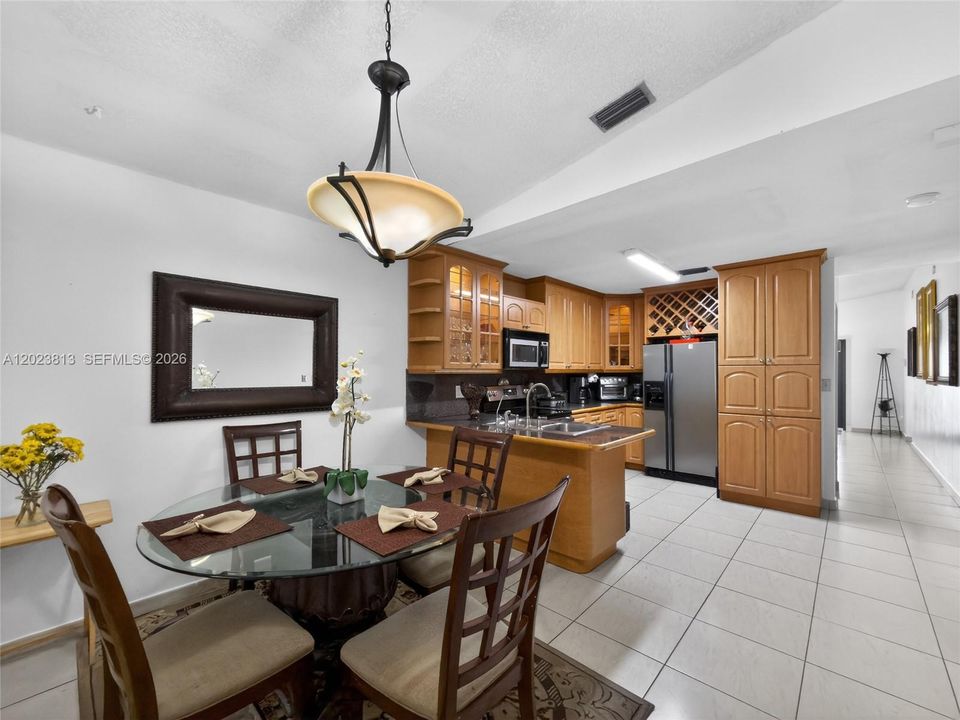For Sale: $499,999 (3 beds, 2 baths, 1520 Square Feet)