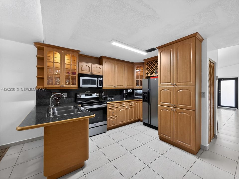 For Sale: $499,999 (3 beds, 2 baths, 1520 Square Feet)