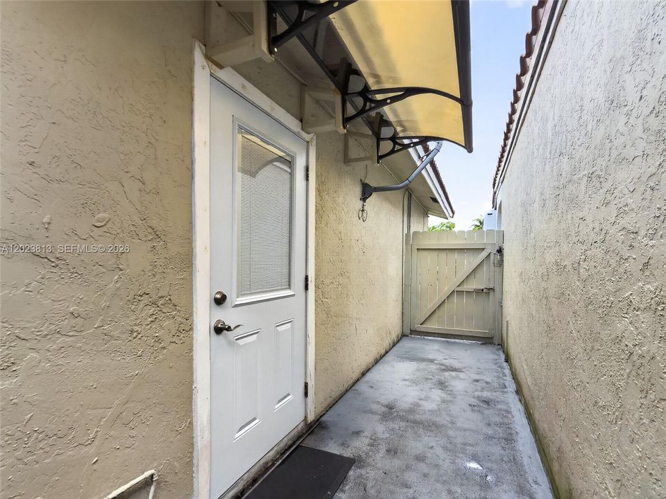 For Sale: $499,999 (3 beds, 2 baths, 1520 Square Feet)