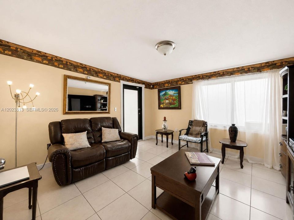 For Sale: $499,999 (3 beds, 2 baths, 1520 Square Feet)