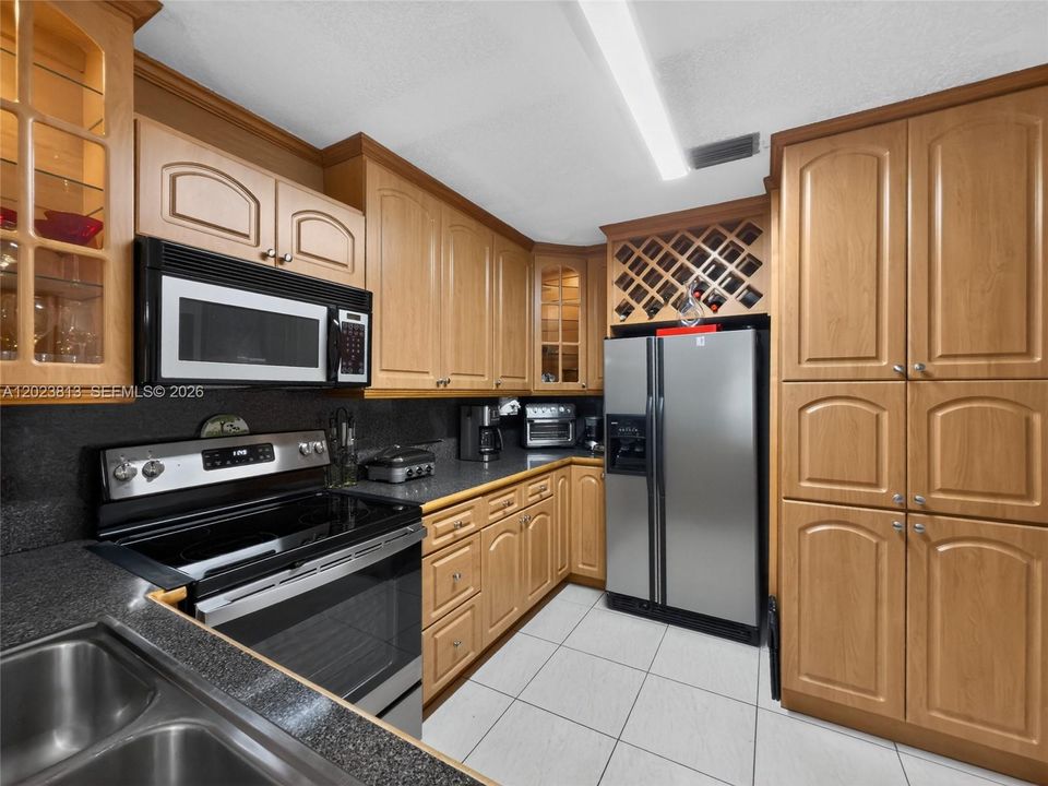 For Sale: $499,999 (3 beds, 2 baths, 1520 Square Feet)