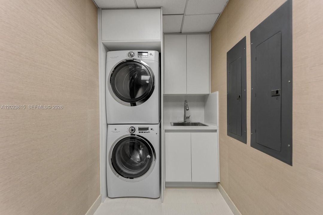 En Renta: $45,000 (3 camas, 6 baños, 4609 Pies cuadrados)