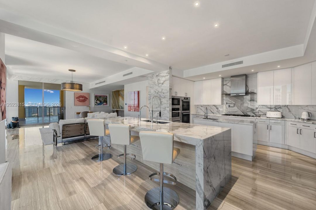 En Renta: $45,000 (3 camas, 6 baños, 4609 Pies cuadrados)