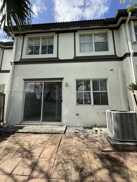 For Sale: $670,000 (4 beds, 2 baths, 1894 Square Feet)