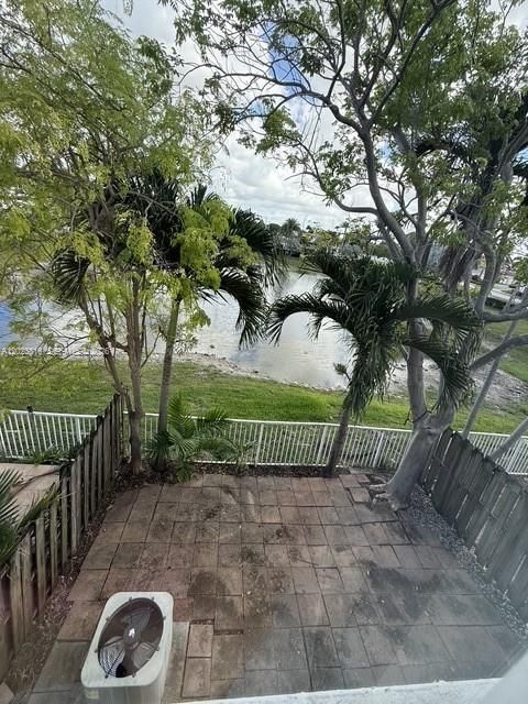 For Sale: $670,000 (4 beds, 2 baths, 1894 Square Feet)