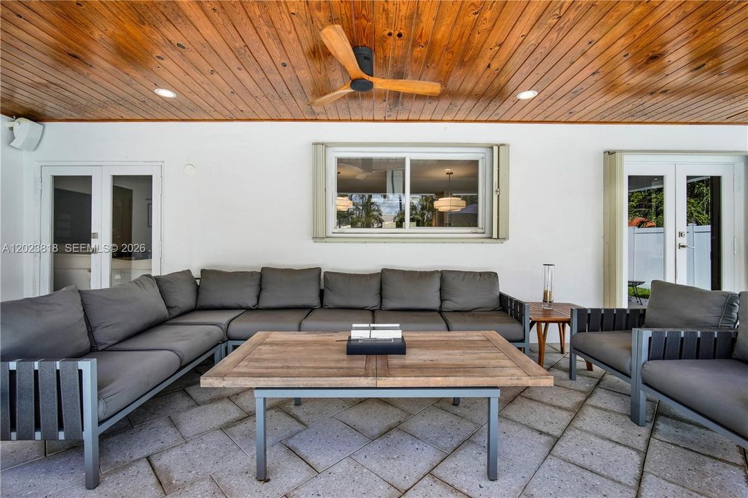 Active With Contract: $5,000 (3 beds, 3 baths, 1798 Square Feet)