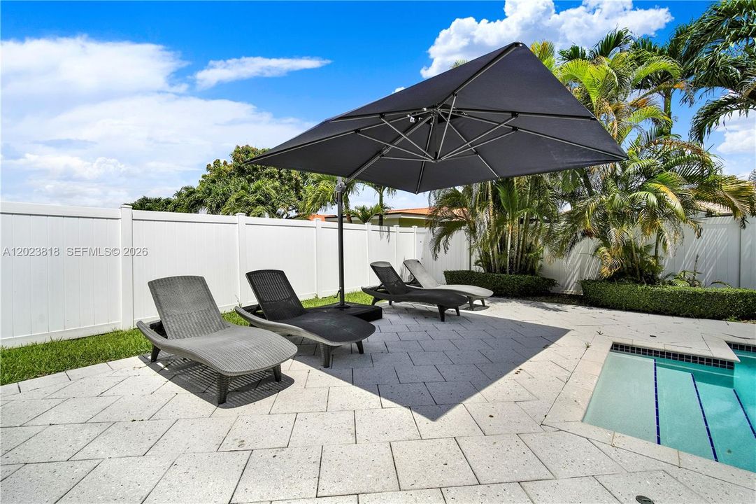 Active With Contract: $5,000 (3 beds, 3 baths, 1798 Square Feet)