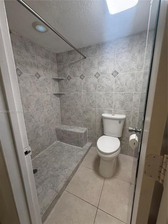 В аренду: $2,100 (2 спален, 2 ванн, 990 Квадратных фут)