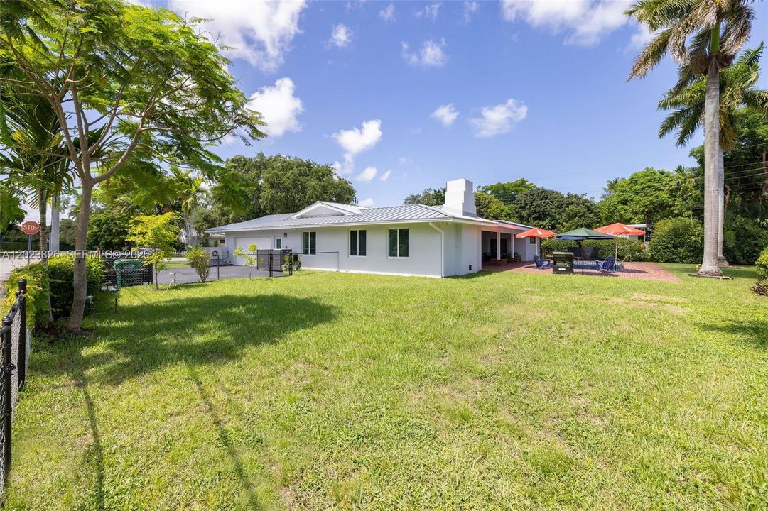 For Sale: $1,750,000 (4 beds, 3 baths, 2634 Square Feet)