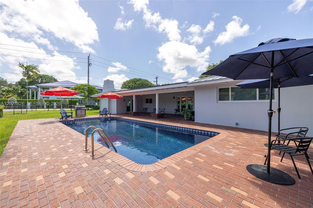 For Sale: $1,750,000 (4 beds, 3 baths, 2634 Square Feet)