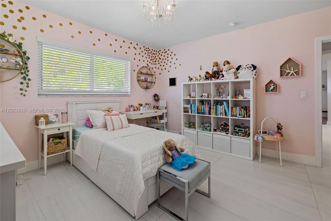For Sale: $1,750,000 (4 beds, 3 baths, 2634 Square Feet)