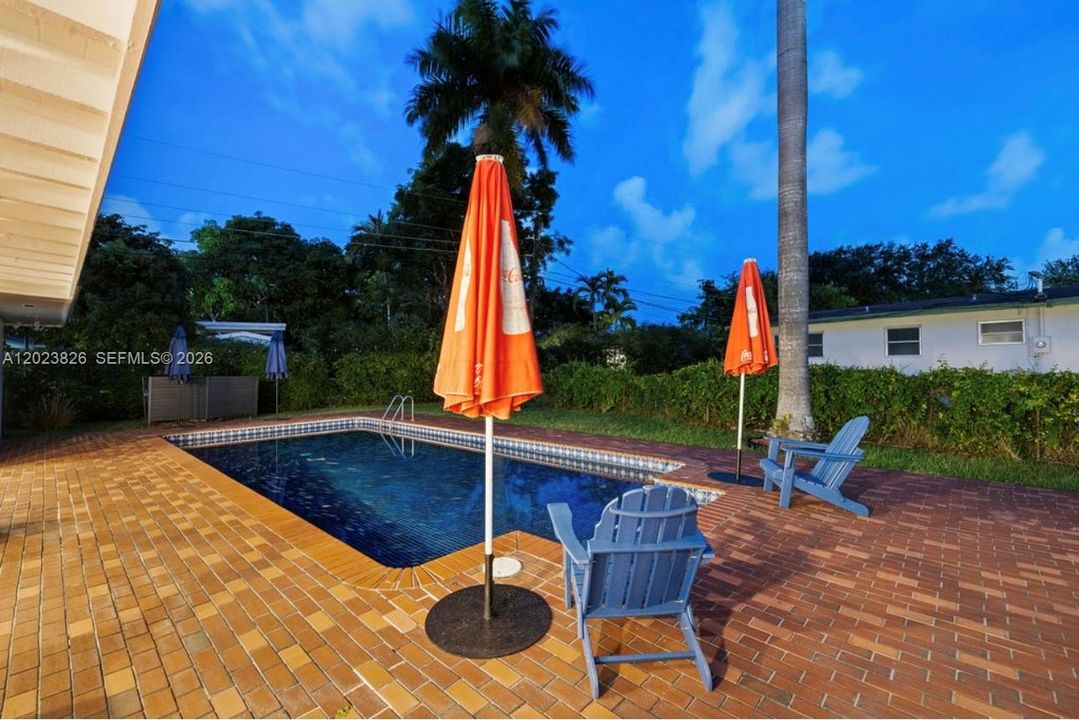 For Sale: $1,750,000 (4 beds, 3 baths, 2634 Square Feet)