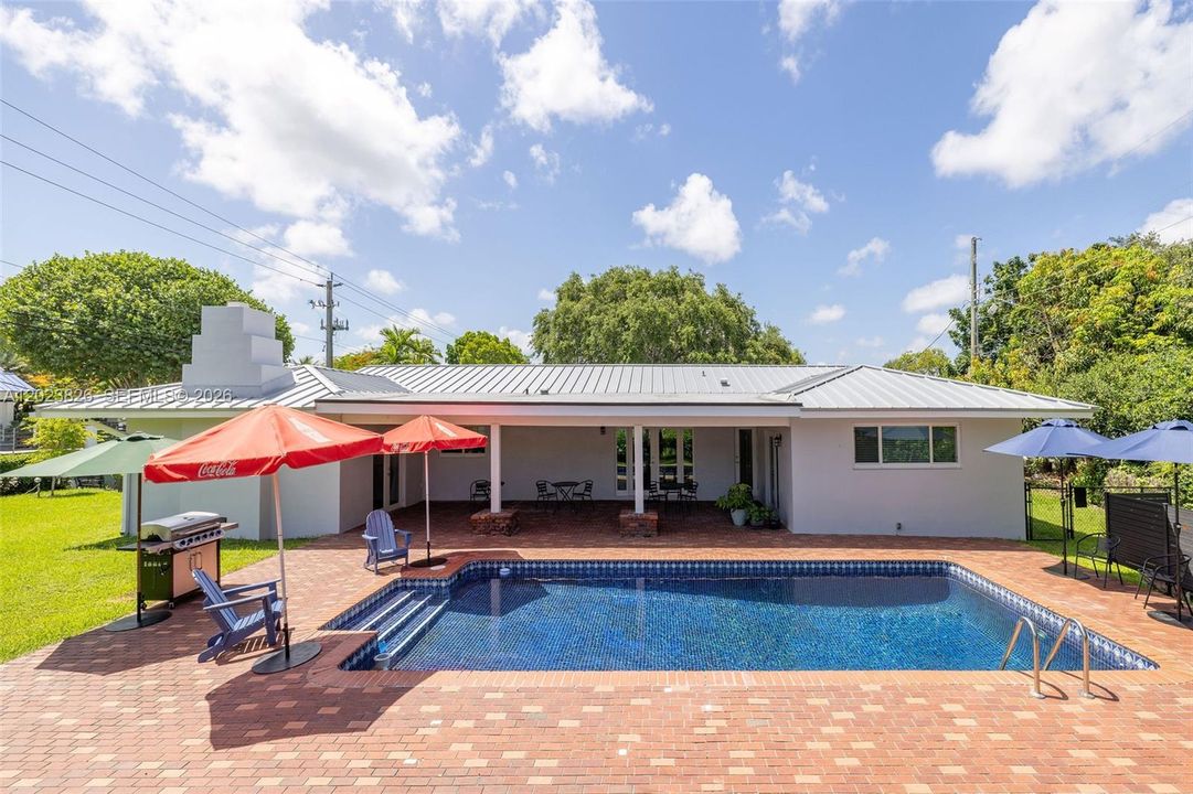 For Sale: $1,750,000 (4 beds, 3 baths, 2634 Square Feet)