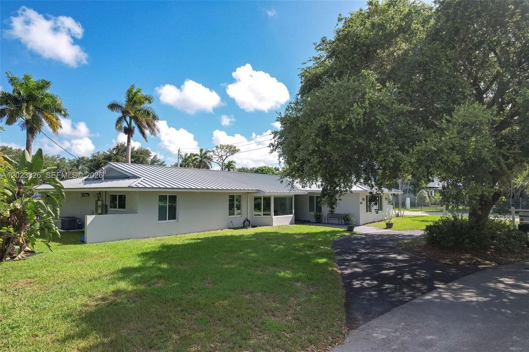 For Sale: $1,750,000 (4 beds, 3 baths, 2634 Square Feet)
