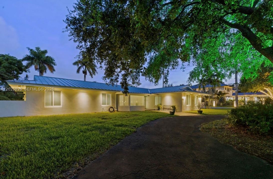 For Sale: $1,750,000 (4 beds, 3 baths, 2634 Square Feet)