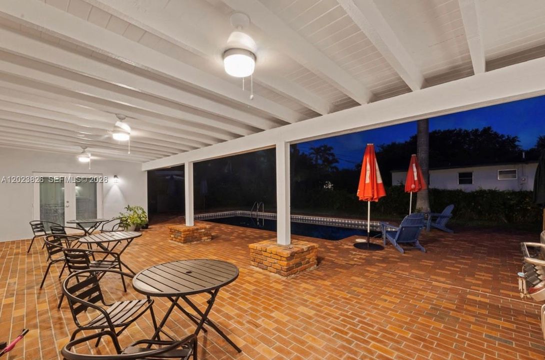 For Sale: $1,750,000 (4 beds, 3 baths, 2634 Square Feet)