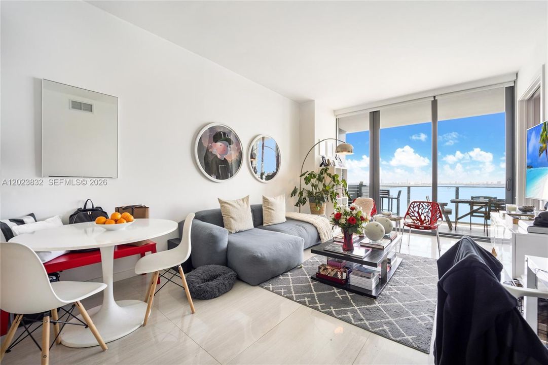 En Venta: $760,000 (1 camas, 2 baños, 940 Pies cuadrados)