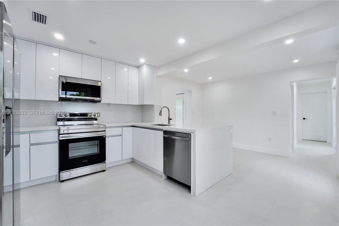 En Renta: $5,250 (5 camas, 4 baños, 1500 Pies cuadrados)