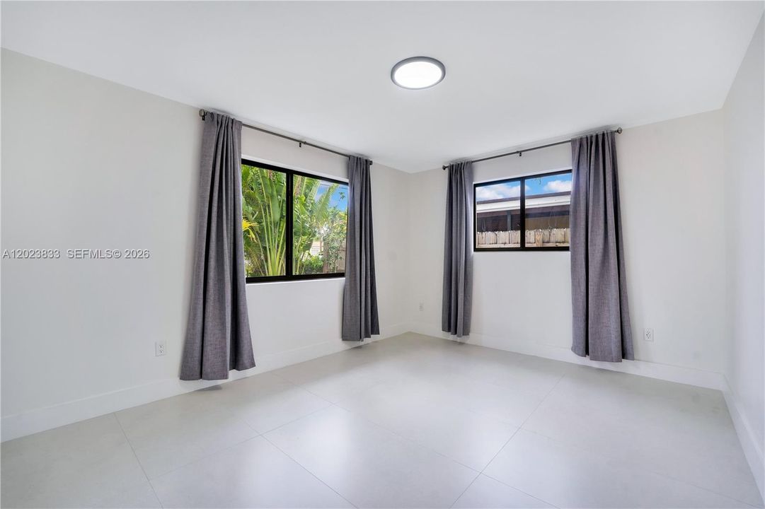 En Renta: $5,250 (5 camas, 4 baños, 1500 Pies cuadrados)