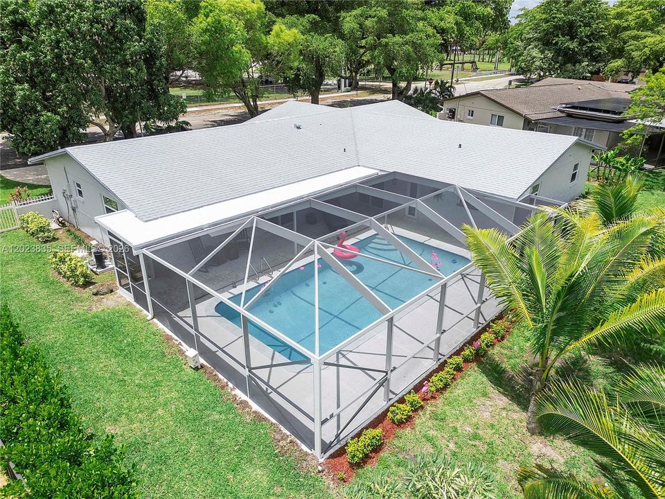 For Sale: $950,000 (4 beds, 2 baths, 1957 Square Feet)