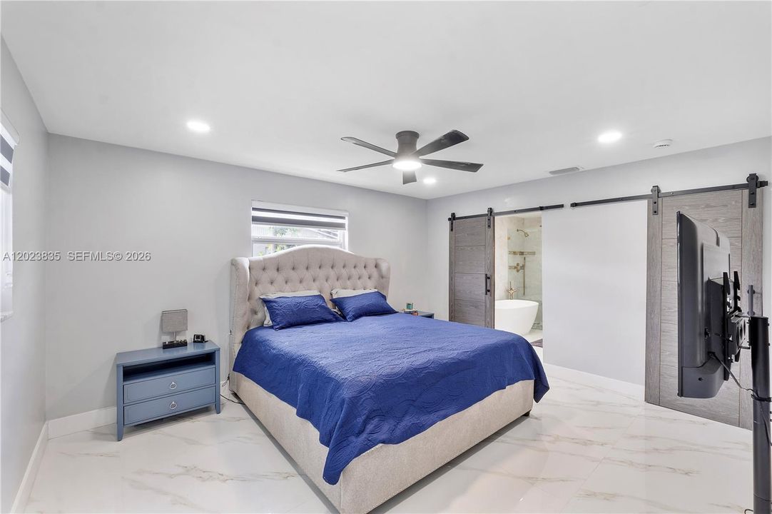 For Sale: $950,000 (4 beds, 2 baths, 1957 Square Feet)