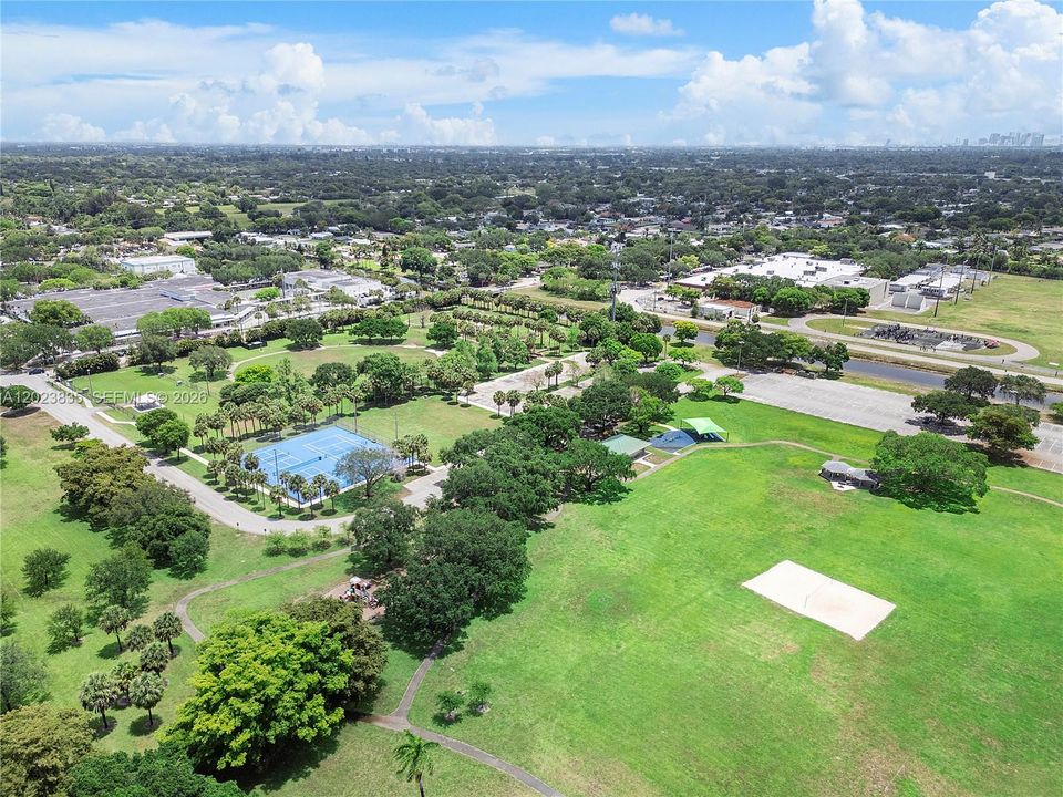 For Sale: $950,000 (4 beds, 2 baths, 1957 Square Feet)