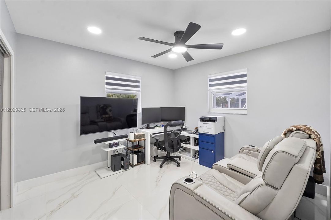 For Sale: $950,000 (4 beds, 2 baths, 1957 Square Feet)