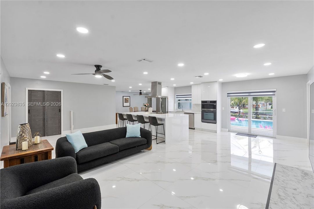 For Sale: $950,000 (4 beds, 2 baths, 1957 Square Feet)
