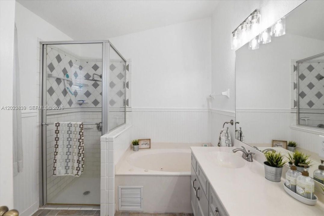 В аренду: $4,000 (3 спален, 2 ванн, 1418 Квадратных фут)
