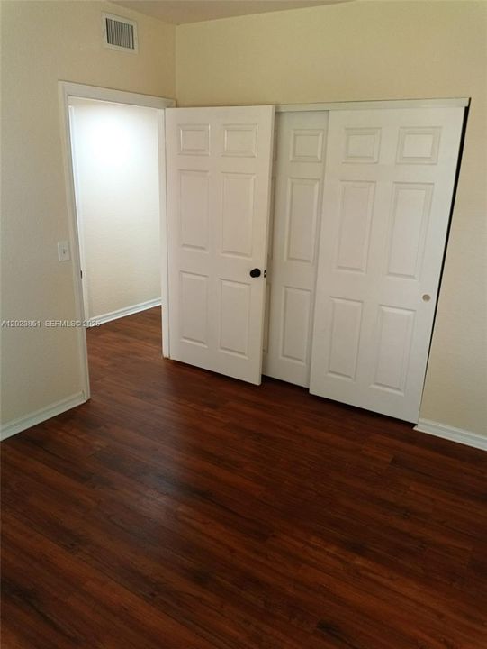 Active With Contract: $2,250 (3 beds, 2 baths, 1553 Square Feet)