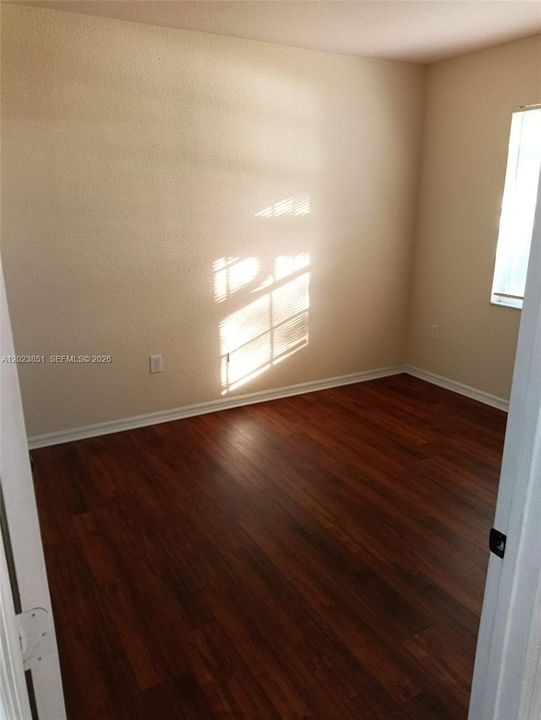Active With Contract: $2,250 (3 beds, 2 baths, 1553 Square Feet)