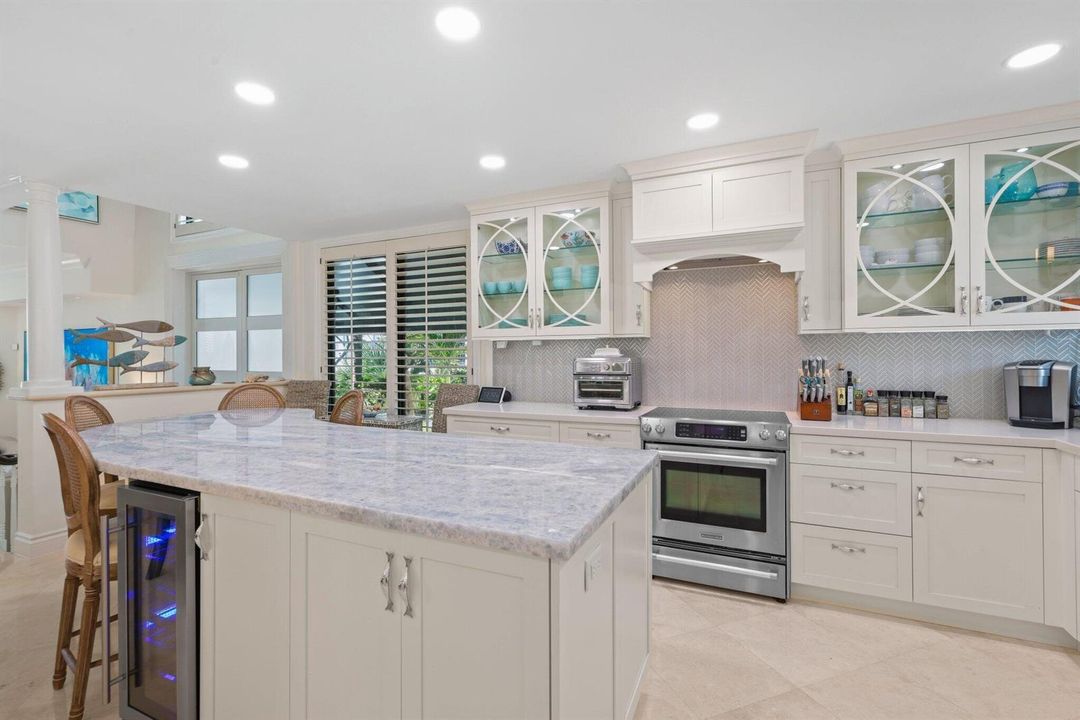 3010 N.E. 49th St. - 32.jpg-SMALL