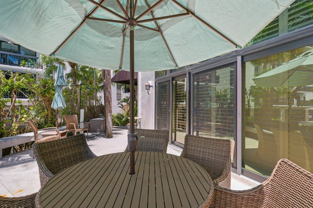 3010 N.E. 49th St. - 61.jpg-SMALL