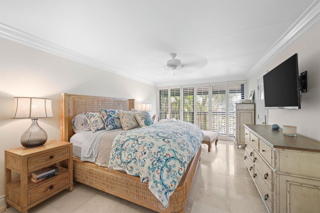 3010 N.E. 49th St. - 43.jpg-SMALL