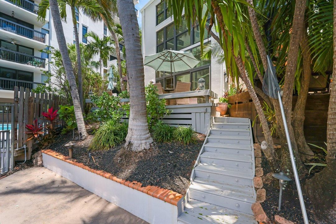 3010 N.E. 49th St. - 68.jpg-SMALL
