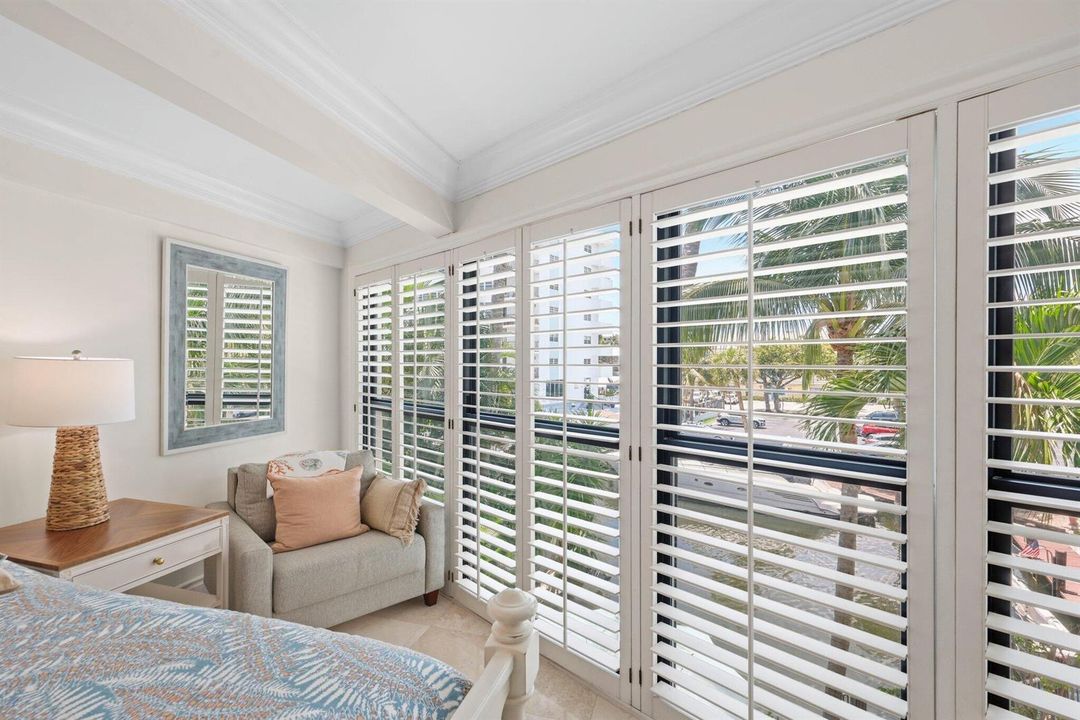 3010 N.E. 49th St. - 40.jpg-SMALL