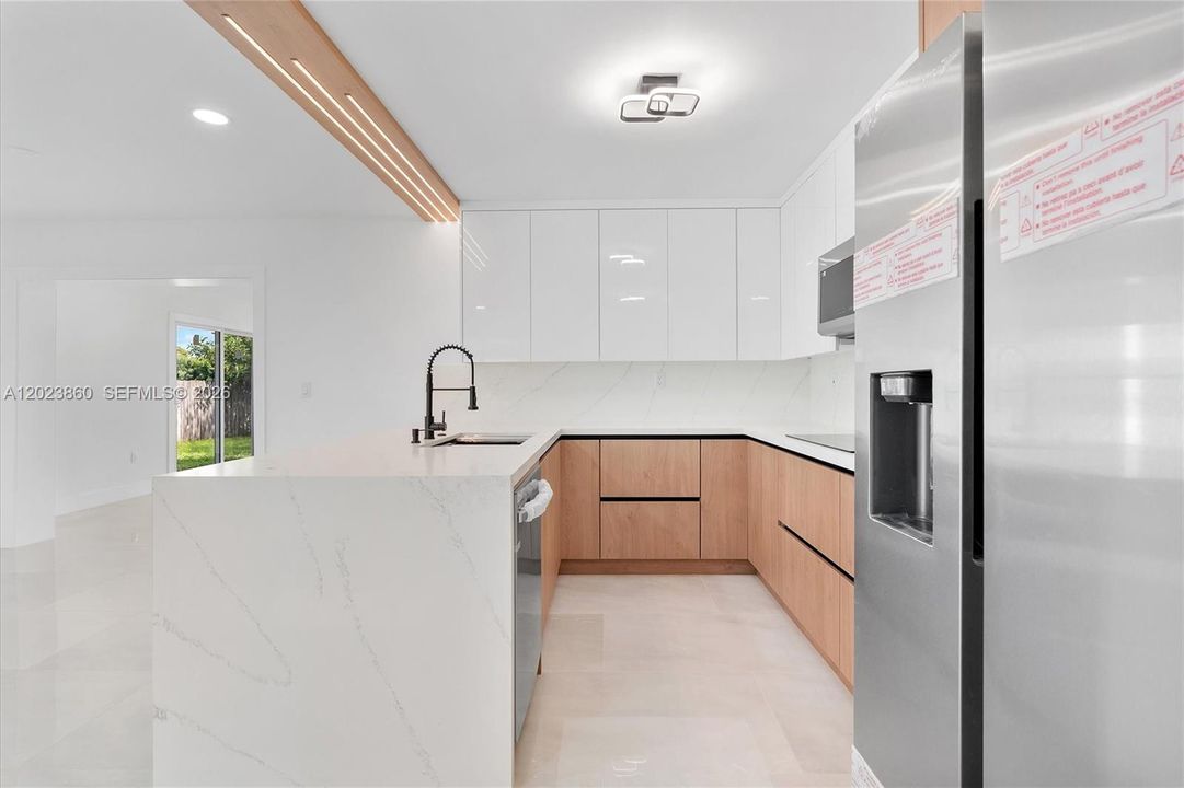 На продажу: $580,000 (3 спален, 2 ванн, 1311 Квадратных фут)