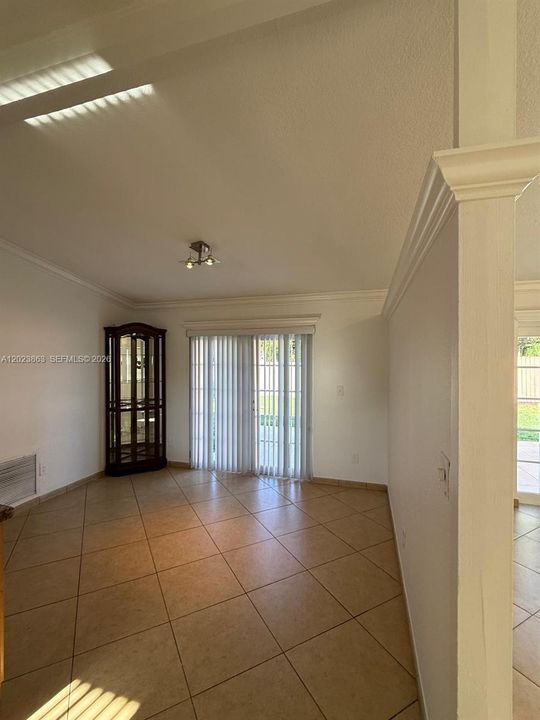 В аренду: $3,000 (3 спален, 2 ванн, 1386 Квадратных фут)