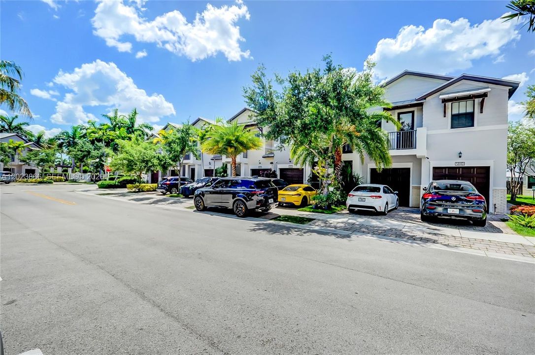 For Sale: $830,000 (4 beds, 3 baths, 2206 Square Feet)